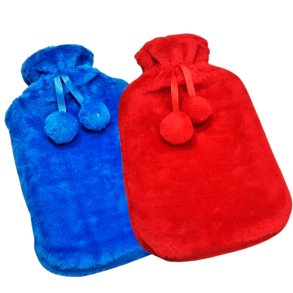 W�rmflasche Klassischer Pl�schbezug & Pompons 2 Liter