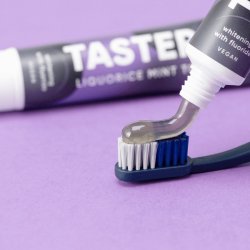 Jordan Whitening Tandpasta Liquorice Mint 50 ml.