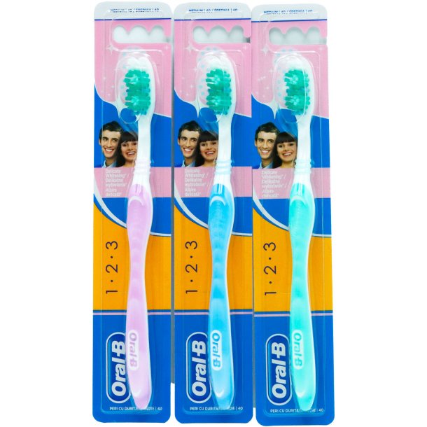 Oral-B 1-2-3 Tandbrste Delicate Whitening Medium 40 - 1 stk.