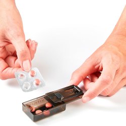 VITILITY Pill Pusher Pillestanser  gr det let at trykke piller ud af blisterpakker