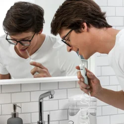 Waterpik Ultra WF-100 mundskyller med 10 trykniveauer og 6 mundstykker