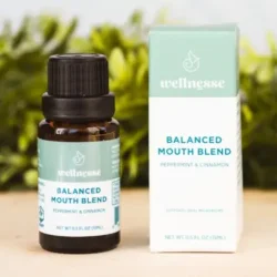 Oil Pullong WELLNESSE Balanced Mouth Blend Suusuihkutinolie Peppermint &amp; Cinnamon 15 ml