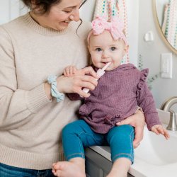 Trningstandbrste MAM Protection Shield &amp; Teddy Bear Handle 5+ Months