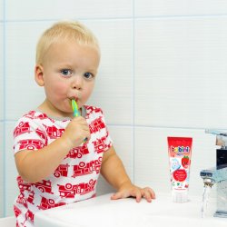 Barnetannkrem BOBINI Kids Strawberry 75 ml