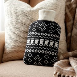 VILDE Varmedunk 1,8 L med strikket betr�k � nordisk design og langvarig varme