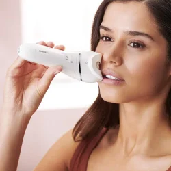 Philips Epilator Series 8000 Wet &amp; Dry med Barberhoved og 5 Tilbeh�rsdele