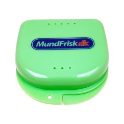 Fodral fr frvaring av proteser, bettskenor, hngslen, munskydd etc.