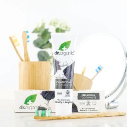 kologisk Whitening Tandpasta Dr. Organic Charcoal 100 ml.