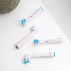 Borsthuvuden av tervunnen plast fr Oral-B BEEWISE 2 st.