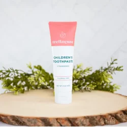 Hydroxyapatite Barntandkräm WELLNESSE Strawberry Xylitol (Fluorfri) 113g