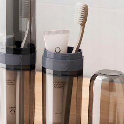 Transparent Rejse-etui til tandb�rste og tandpasta � hygiejnisk, kompakt og stilrent