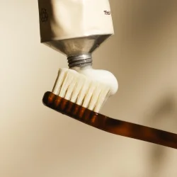 Hydroxyapatit &amp; Xylitol Whitening Tandpasta LARO Active � Wild Mint, Lemon &amp; Bergamot (120g)