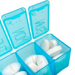 Pillendose Woche, kleine Pillendose, grosses Zimmer