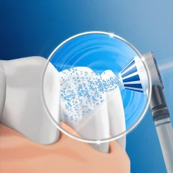 Oral-B Oral Health Center OxyJet � station�r mundskyller med mikroluftbobleteknologi