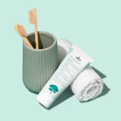 Tea Tree &amp; Xylitol Tannpasta TEBODONT med Fluor 75ml