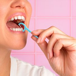 B�rekraftige Flosserb�yler 80 stk. GRIN Ultra Smooth Manuka Oil Infused Floss Picks