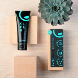 Charcoal Tandkrm Happybrush SuperBlack 75 ml