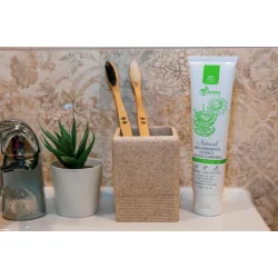 Bamboo Earth Natural Nano-Hydroxyapatatite Tandpasta � Aloe Vera &amp; Chamomile (130g)