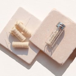 Tandtrd i ekologiskt silke LE TUBE Classic 4 x 20 m + glasdispenser