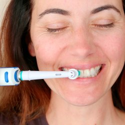 Borsthuvuden av tervunnen plast fr Oral-B BEEWISE 2 st.