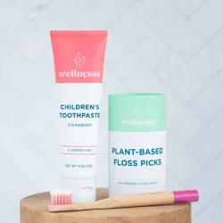 Hydroxyapatite Barntandkräm WELLNESSE Strawberry Xylitol (Fluorfri) 113g