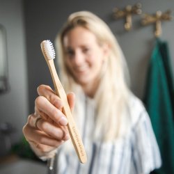 Bambu Tandborste BAMBOOVEMENT Medium 