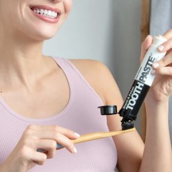 Tandblekning Tandkrm FREZYDERM Black &amp; Polish 75 ml