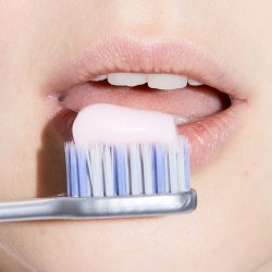 Biomed UltraSoft Tandbrste med Himalayasalt