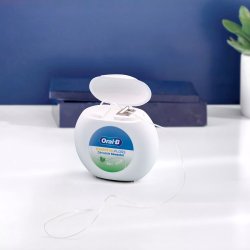 Oral-B Tandtrd Essential Floss Mint Vokset 50 mtr. NY