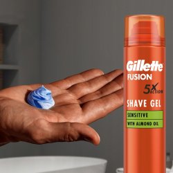 GILLETTE ProGlide UEFA Champions League Toalettveske + Barberskraber + 4 Barberblader + Fusion5 Barberskum