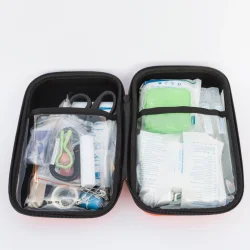 DogsLife F�rsta hj�lpen-kit f�r hund � komplett f�rsta hj�lpen-kit med 40+ delar