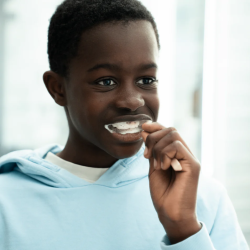 Naturlig barntandkrm ENDRO Red br Fluorid Aluminiumbehllare med pump 175 g