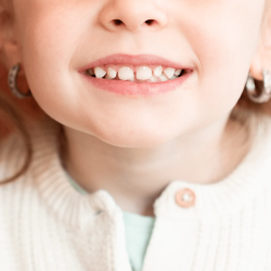 Naturlig barntandkrm ENDRO Red br Fluorid Aluminiumbehllare med pump 175 g