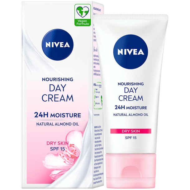 NIVEA Refreshing Day Cream 15 SPF Dry Skin 50 ml