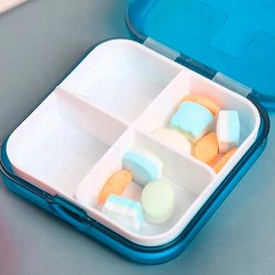 Liten och praktisk Bl� Pillerask - perfekt f�r v�skan, fickan och resan