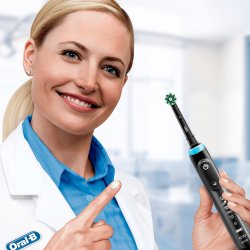 8 stk. Oral-B CrossAction CleanMaximiser Black