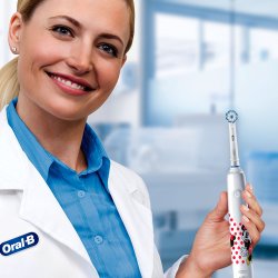 Oral-B Minnie Mouse Junior Elektrisk tandborste fr barn Extra borsthuvud