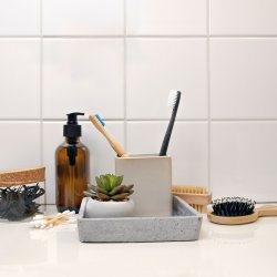 Vxtbaserad tandborste + 3 utbytbara huvuden Humble Co. SOFT