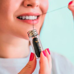 Tandtrd uden PFAS Charcoal My White Secret Glasdispenser