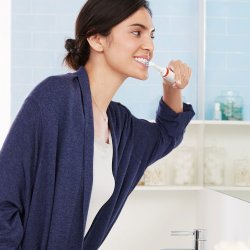 Oral-B SMART 4 4000n Elektrische Zahnbürste + 2 Bürstenköpfe + Halter