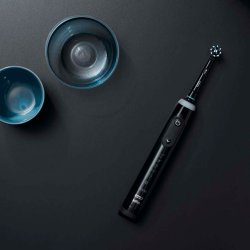 Oral-B Genius X Elektrische Zahnb&uuml;rste + Braun Wecker Black