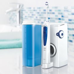 Oral-B Mundusch Oral Health Center + 1 fl. Oral-B Munvatten