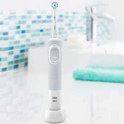 Oral-B Sensitive Clean eltandborste White Vitality D100